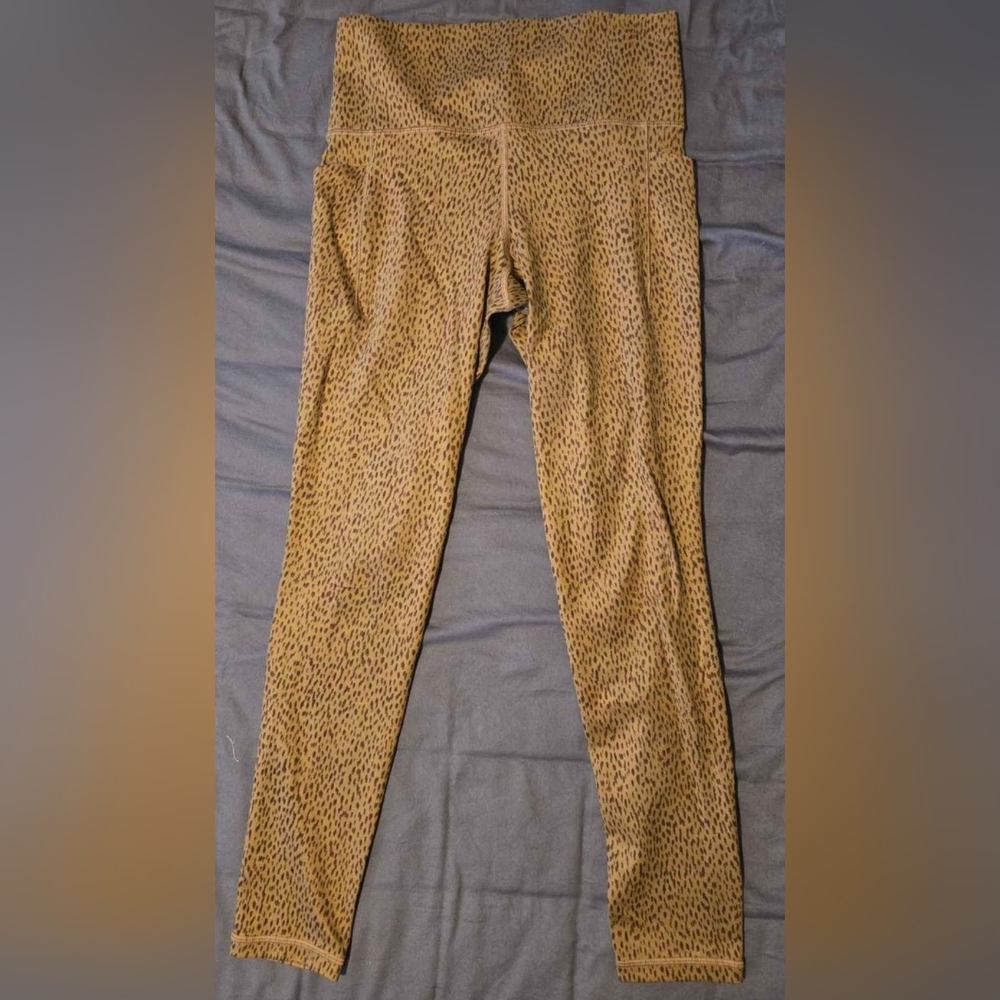 Athleta Salutation Stash Pocket 7/8 Leggings